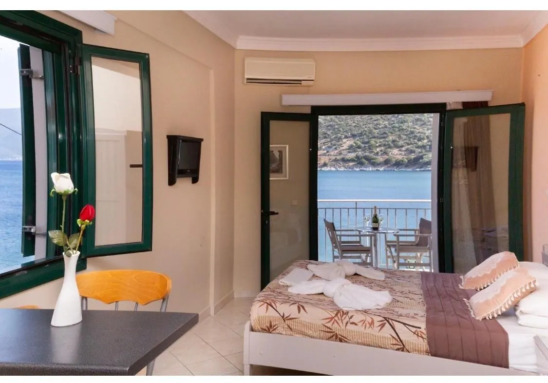 Poseidon Apartments Agia Efimia Aparthotel