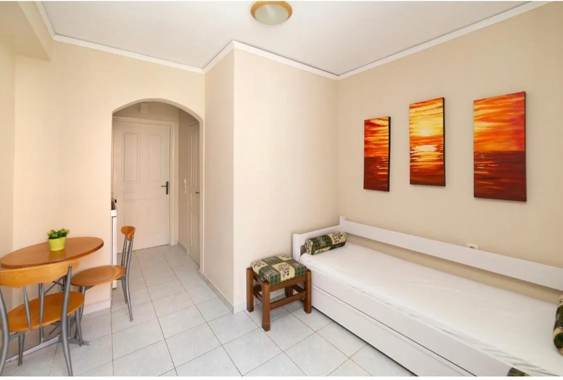Poseidon Apartments Agia Efimia Aparthotel